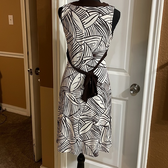 Brown and cream Dress with tie back - Picture 5 of 5